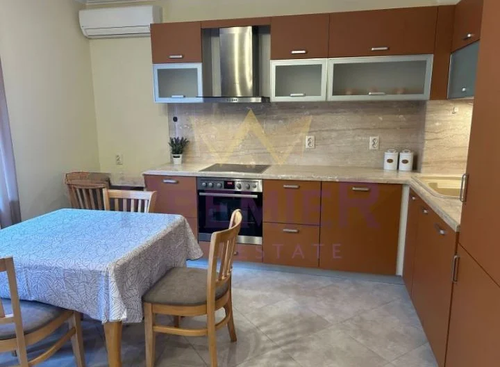 ДВУСТАЕН АПАРТАМЕНТ, ИДЕАЛЕН ЦЕНТЪР - - снимка 1 - Имоти Премиер