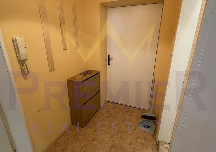 ДВУСТАЕН АПАРТАМЕНТ, ИДЕАЛЕН ЦЕНТЪР - - снимка 3 - Имоти Премиер