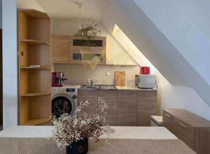 ДВУСТАЕН АПАРТАМЕНТ,  ИДЕАЛЕН ЦЕНТЪР -  - снимка 3 - Имоти Премиер