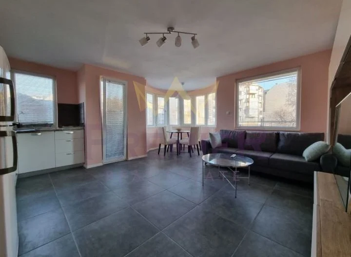 ДВУСТАЕН АПАРТАМЕНТ КОЛХОЗЕН ПАЗАР -  - снимка 1 - Имоти Премиер