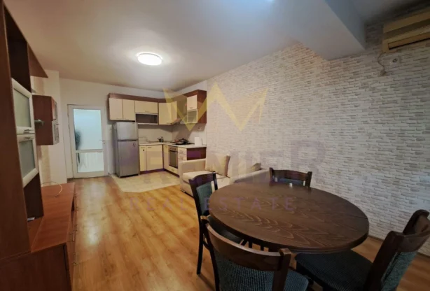 ДВУСТАЕН АПАРТАМЕНТ, КОЛХОЗЕН ПАЗАР - - снимка 2 - Имоти Премиер