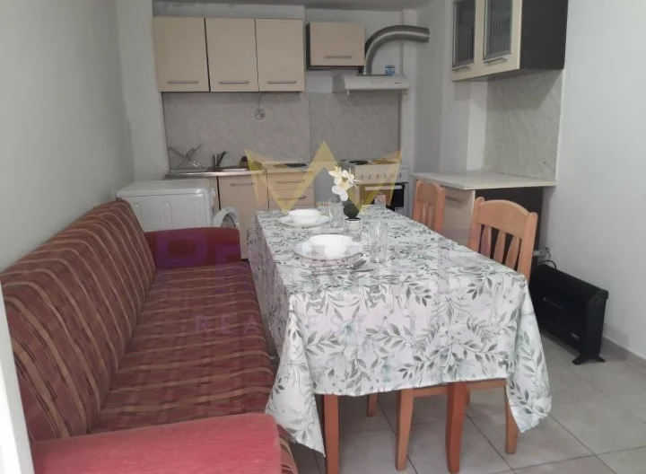 ДВУСТАЕН АПАРТАМЕНТ, КОЛХОЗЕН ПАЗАР -  - снимка 2 - Имоти Премиер