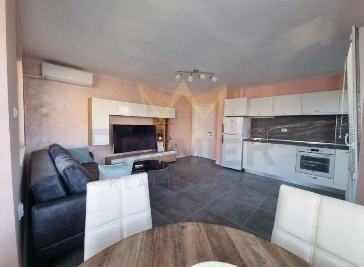 ДВУСТАЕН АПАРТАМЕНТ КОЛХОЗЕН ПАЗАР -  - снимка 4 - Имоти Премиер