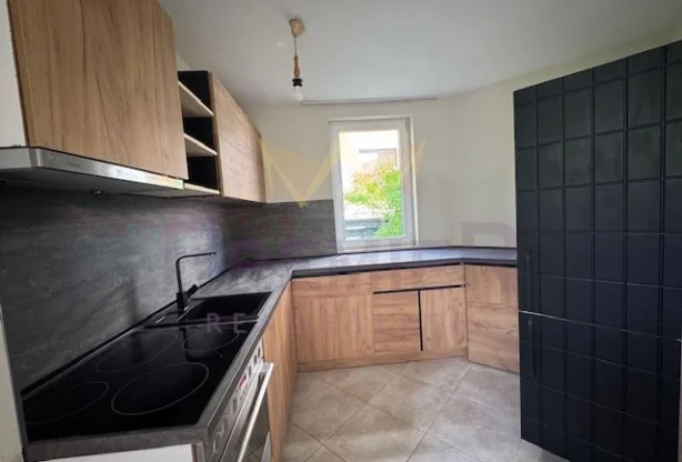 ДВУСТАЕН АПАРТАМЕНТ, КВ. БРИЗ - - снимка 2 - Имоти Премиер