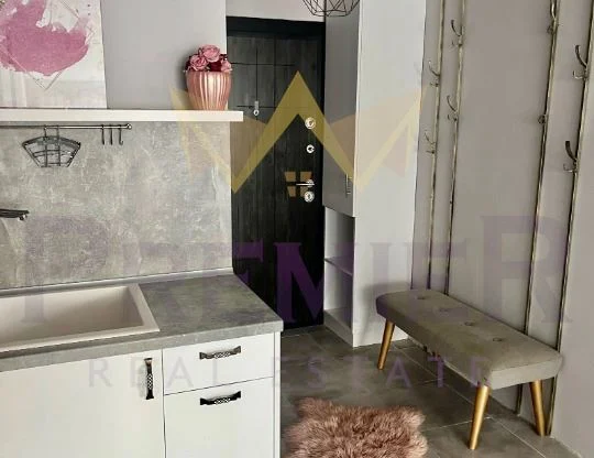 Агенция за недвижими имоти - Имоти Премиер - имот - 1195003, Цена: 700 EUR