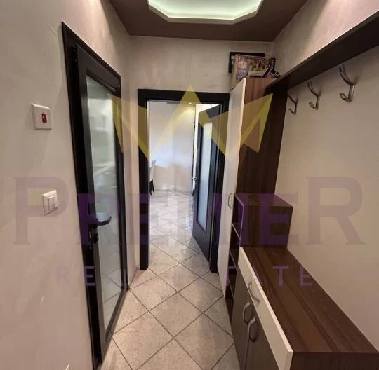 Двустаен апартамент на комуникативна локация в ж.к. Изгрев - - снимка 3 - Имоти Премиер