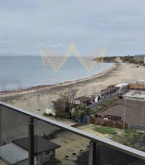 Двустаен апартамент на първа линия море -  - снимка 3 - Имоти Премиер