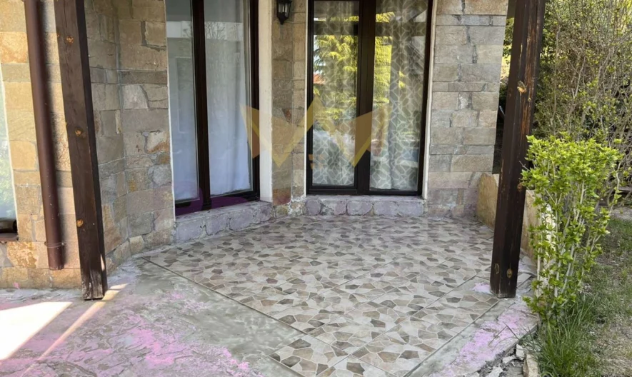 двустаен апартамент с частен двор и басейн в Кошарица. - - снимка 12 - Имоти Премиер