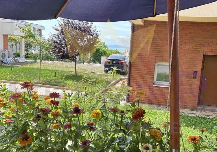 Двустаен апартамент с гараж в кв. Сарафово -  - снимка 13 - Имоти Премиер