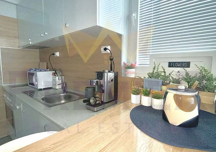 Двустаен апартамент с гараж в кв. Сарафово - - снимка 8 - Имоти Премиер