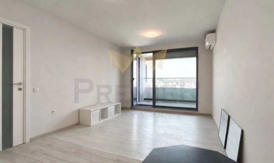 ДВУСТАЕН АПАРТАМЕНТ С МОРСКА ПАНОРАМА ДО МОРСКАТА ГРАДИНА | кв. Бриз, Варна -  - снимка 2 - Имоти Премиер