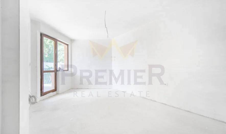 Двустаен апартамент с отлична локация ,на метри от алеята на гр.Балчик. -  - снимка 1 - Имоти Премиер