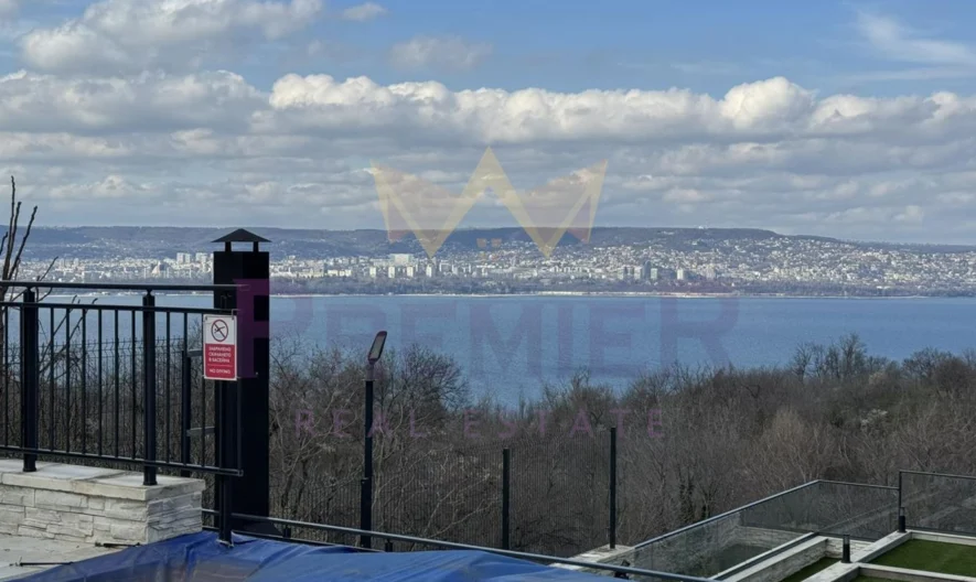 Двустаен апартамент с паркомясто, затворен комплекс, Галата - - снимка 15 - Имоти Премиер