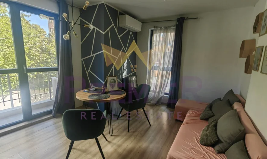 ДВУСТАЕН АПАРТАМЕНТ ЦЕНТЪР - - снимка 2 - Имоти Премиер