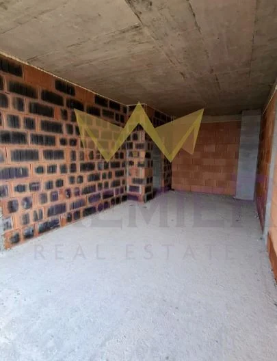 Двустаен апартамент в кв. Аспарухово -  - снимка 1 - Имоти Премиер