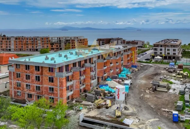 Двустаен апартамент в кв. Сарафово -  - снимка 2 - Имоти Премиер