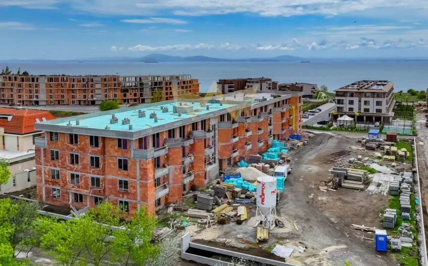 Двустаен апартамент в кв. Сарафово -  - снимка 3 - Имоти Премиер