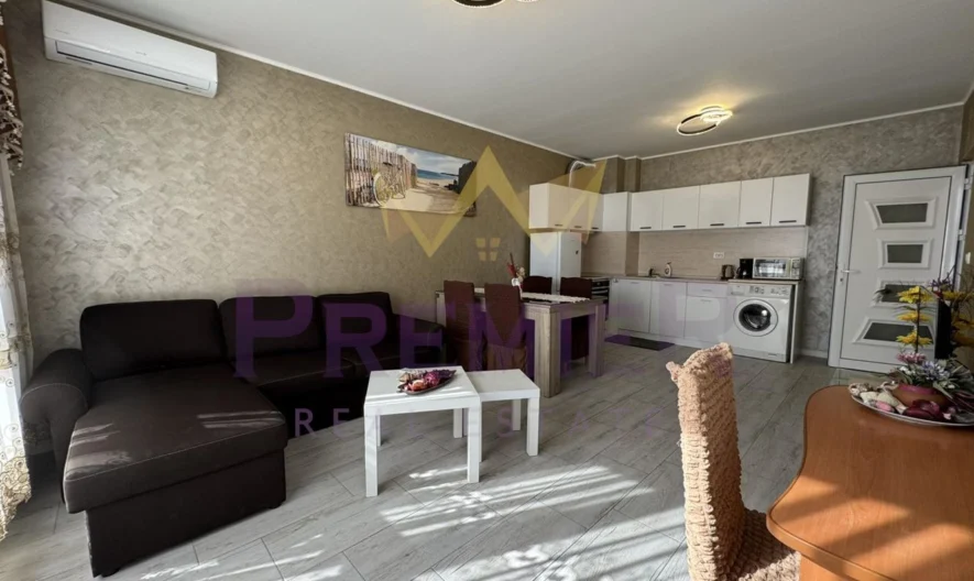 Двустаен апартамент в паркомясто, затворен комплекс, Галата -  - снимка 1 - Имоти Премиер