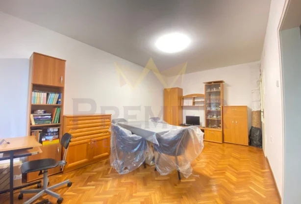 Агенция за недвижими имоти - Имоти Премиер - имот - 1022523, Цена: 294000 EUR
