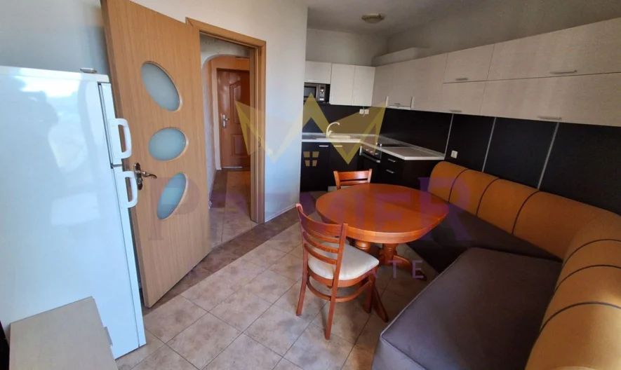 Двустаен апартамент в тухлена сграда с асансьор // Възраждане 1 -  - снимка 1 - Имоти Премиер