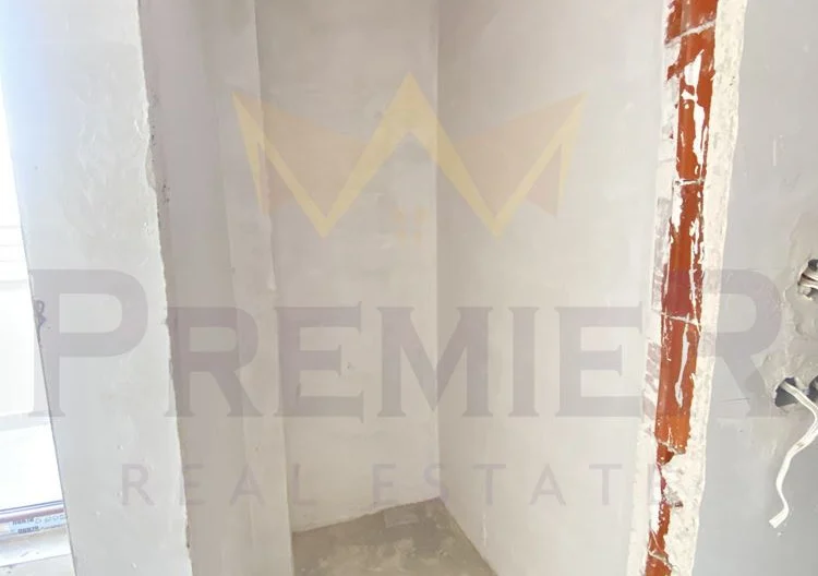 Двустаен апартамент в ж.к. Банишора -  - снимка 14 - Имоти Премиер