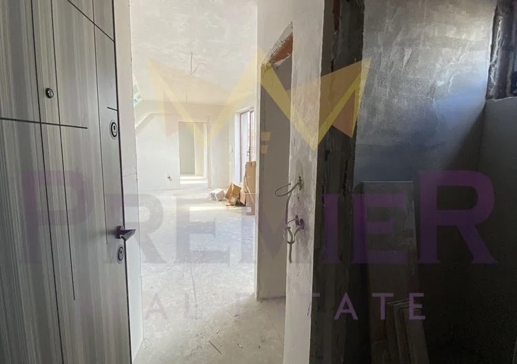 Двустаен апартамент в ж.к. Банишора -  - снимка 2 - Имоти Премиер