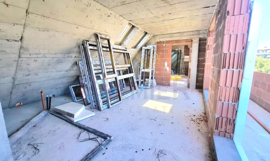 Двустаен апартамент в ж.к. Банишора -  - снимка 4 - Имоти Премиер