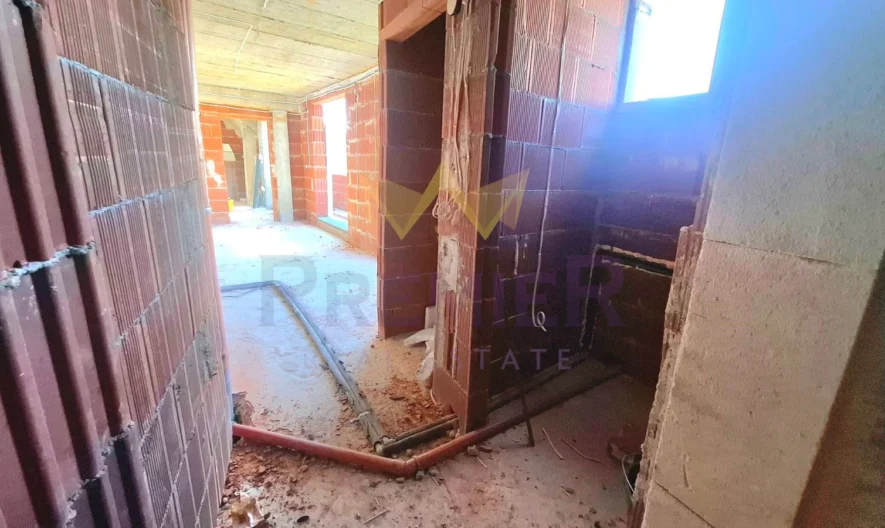 Двустаен апартамент в ж.к. Банишора -  - снимка 5 - Имоти Премиер