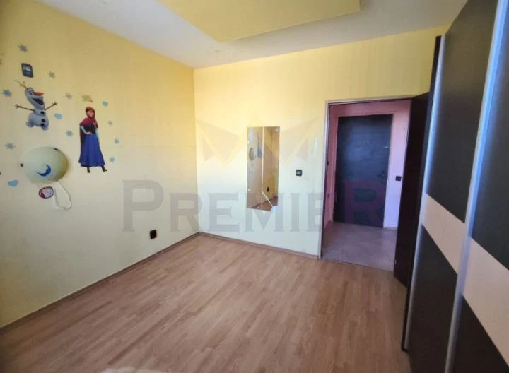 Двустаен апартамент в ж.к. Надежда 3 - - снимка 3 - Имоти Премиер