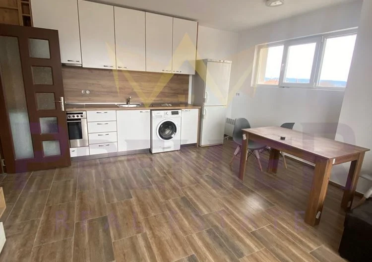 Двустаен обзаведен апартамент в района на Бенковски. -  - снимка 1 - Имоти Премиер