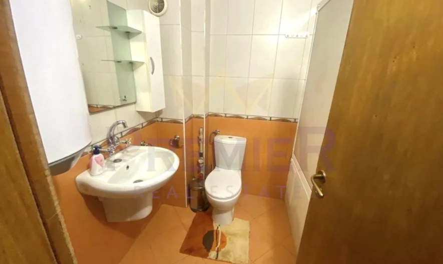 Двустаен обзаведен апартамент в Цветен квартал -  - снимка 3 - Имоти Премиер