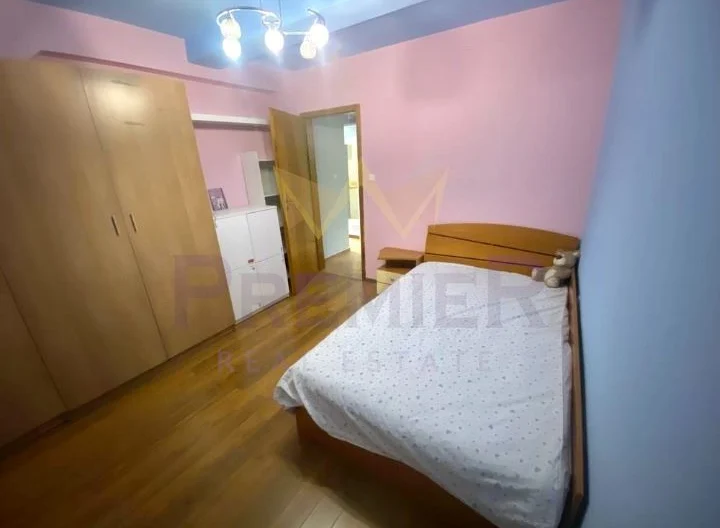 Двустаен обзаведен апартамент в Цветен квартал -  - снимка 5 - Имоти Премиер