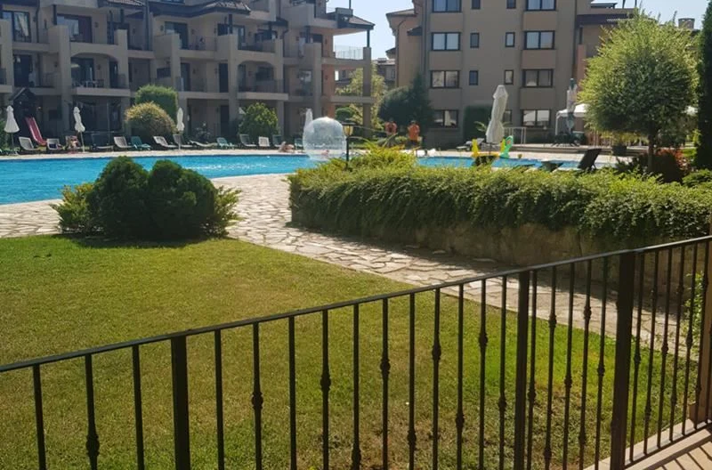 Двустаен панорамен апартамент в затворен комплекс в град Балчик -  - снимка 7 - Имоти Премиер