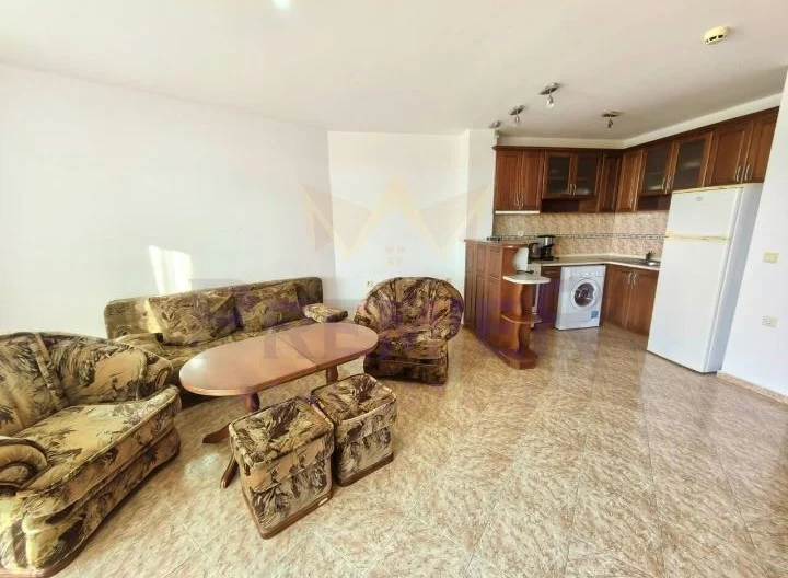 Двустаен с частична морска гледка и топ локация в Свети Влас -  - снимка 9 - Имоти Премиер