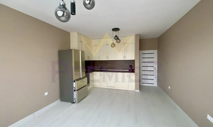 Двустаен с частична морска панорама // Обзаведен // Опция Паркомясто – м-т Акчелар - - снимка 1 - Имоти Премиер