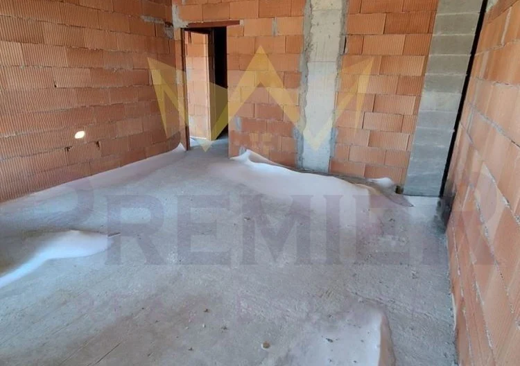 ДВУСТАЕН С ПАРКОМЯСТО В ЦЕНАТА -  - снимка 3 - Имоти Премиер