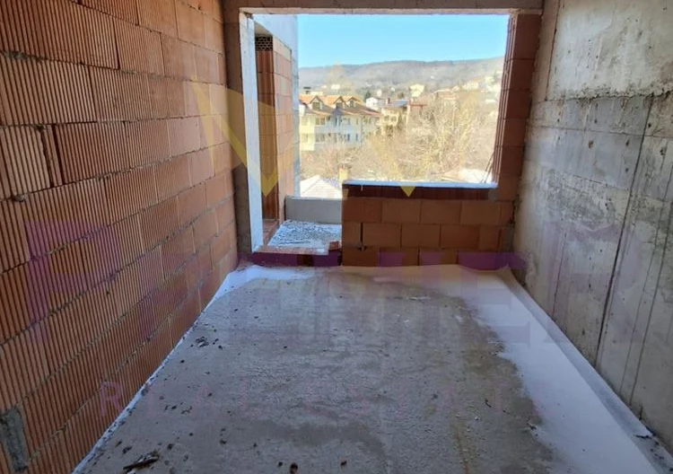 ДВУСТАЕН С ПАРКОМЯСТО В ЦЕНАТА -  - снимка 8 - Имоти Премиер