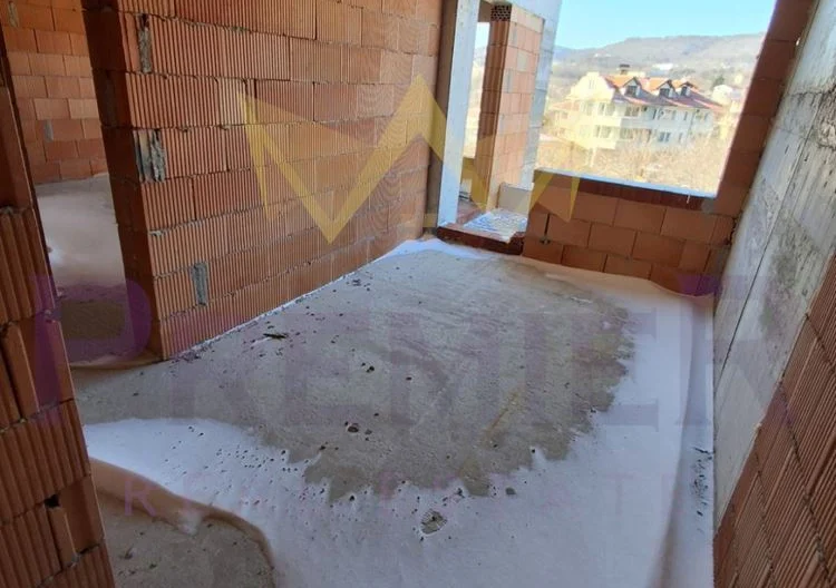 ДВУСТАЕН С ПАРКОМЯСТО В ЦЕНАТА -  - снимка 9 - Имоти Премиер