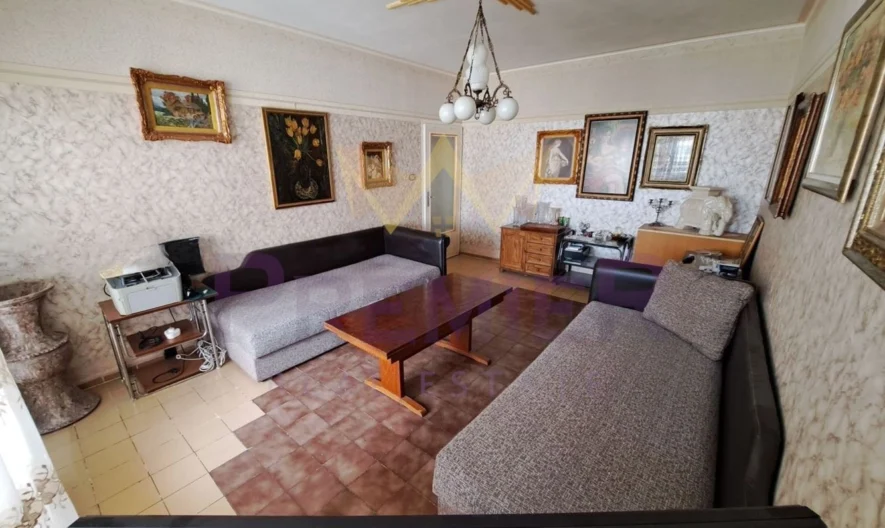 Двустаен  в кв.Обеля 2 -  - снимка 1 - Имоти Премиер