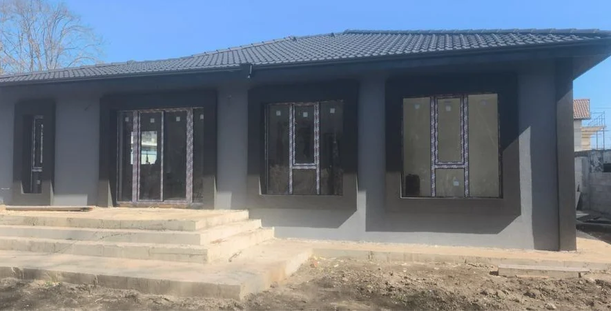 Едноетажна къща м-т Ален Мак -  - снимка 1 - Имоти Премиер