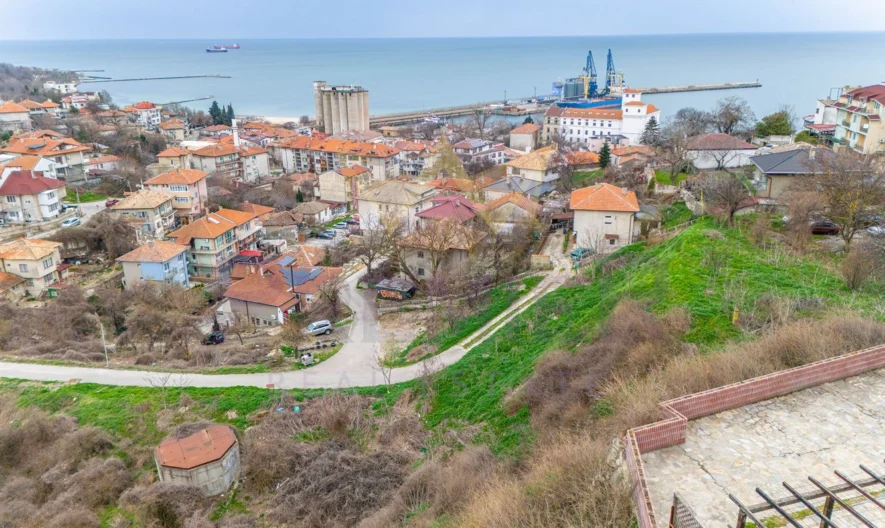 Едноетажна къща с уникална морска панорама в град Балчик -  - снимка 24 - Имоти Премиер