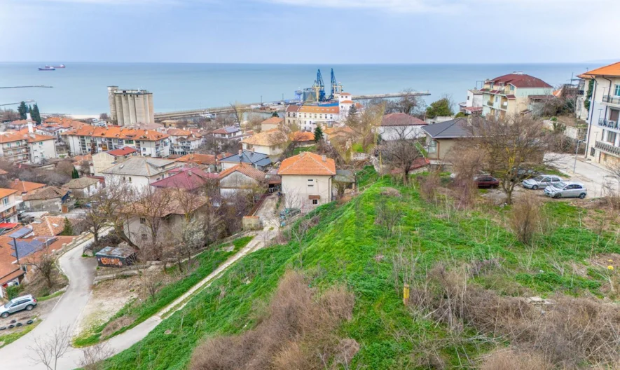 Едноетажна къща с уникална морска панорама в град Балчик -  - снимка 27 - Имоти Премиер