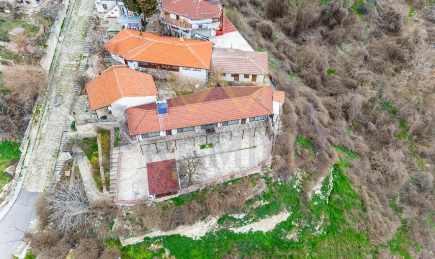 Едноетажна къща с уникална морска панорама в град Балчик -  - снимка 28 - Имоти Премиер