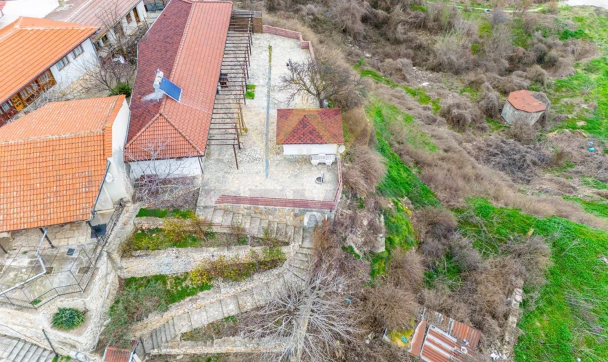 Едноетажна къща с уникална морска панорама в град Балчик -  - снимка 29 - Имоти Премиер