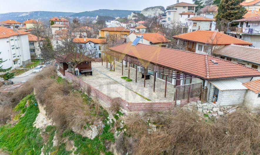 Едноетажна къща с уникална морска панорама в град Балчик -  - снимка 31 - Имоти Премиер