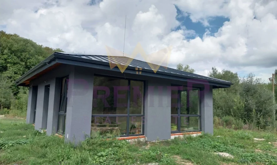 Едноетажна къща в с. Долище - - снимка 1 - Имоти Премиер