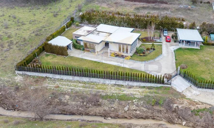 Едноетажна къща в с. Генерал Кантарджиево -  - снимка 8 - Имоти Премиер