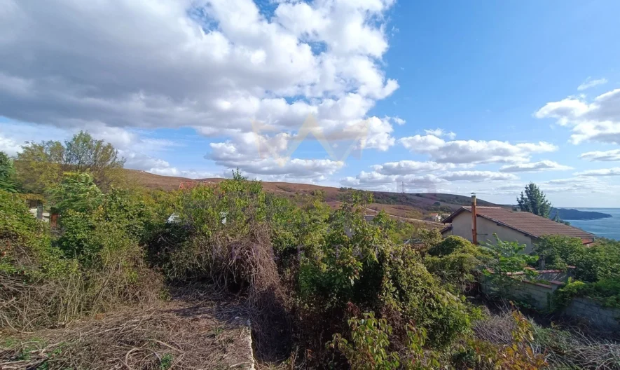 Едноетажна монолитна вила с морска панорама, гр. Балчик, обл. Добрич -  - снимка 1 - Имоти Премиер