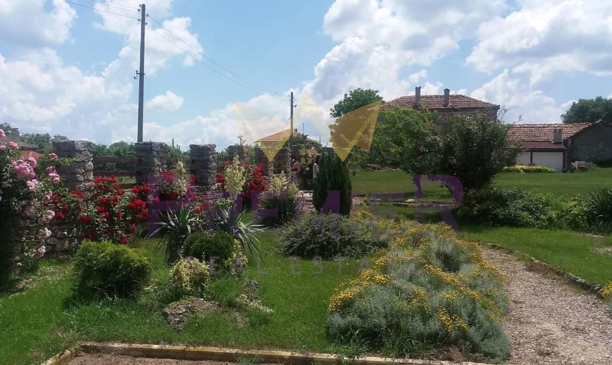 Едноетажна обзаведена къща - - снимка 8 - Имоти Премиер