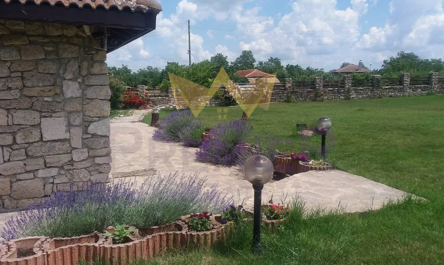 Едноетажна обзаведена къща - - снимка 9 - Имоти Премиер